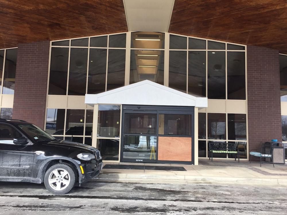 Quality Inn & Suites Florence - Cincinnati South Екстер'єр фото