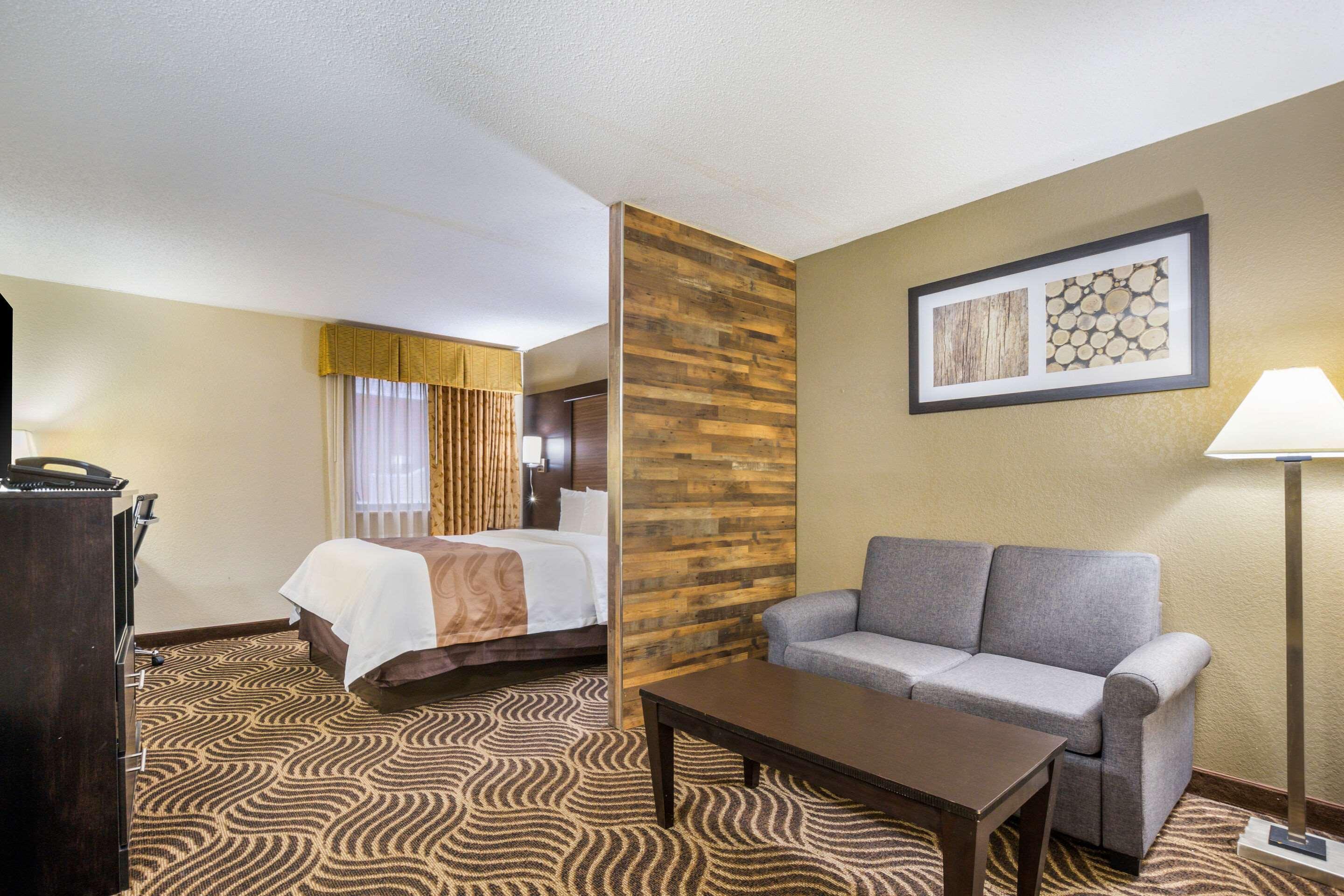 Quality Inn & Suites Florence - Cincinnati South Екстер'єр фото