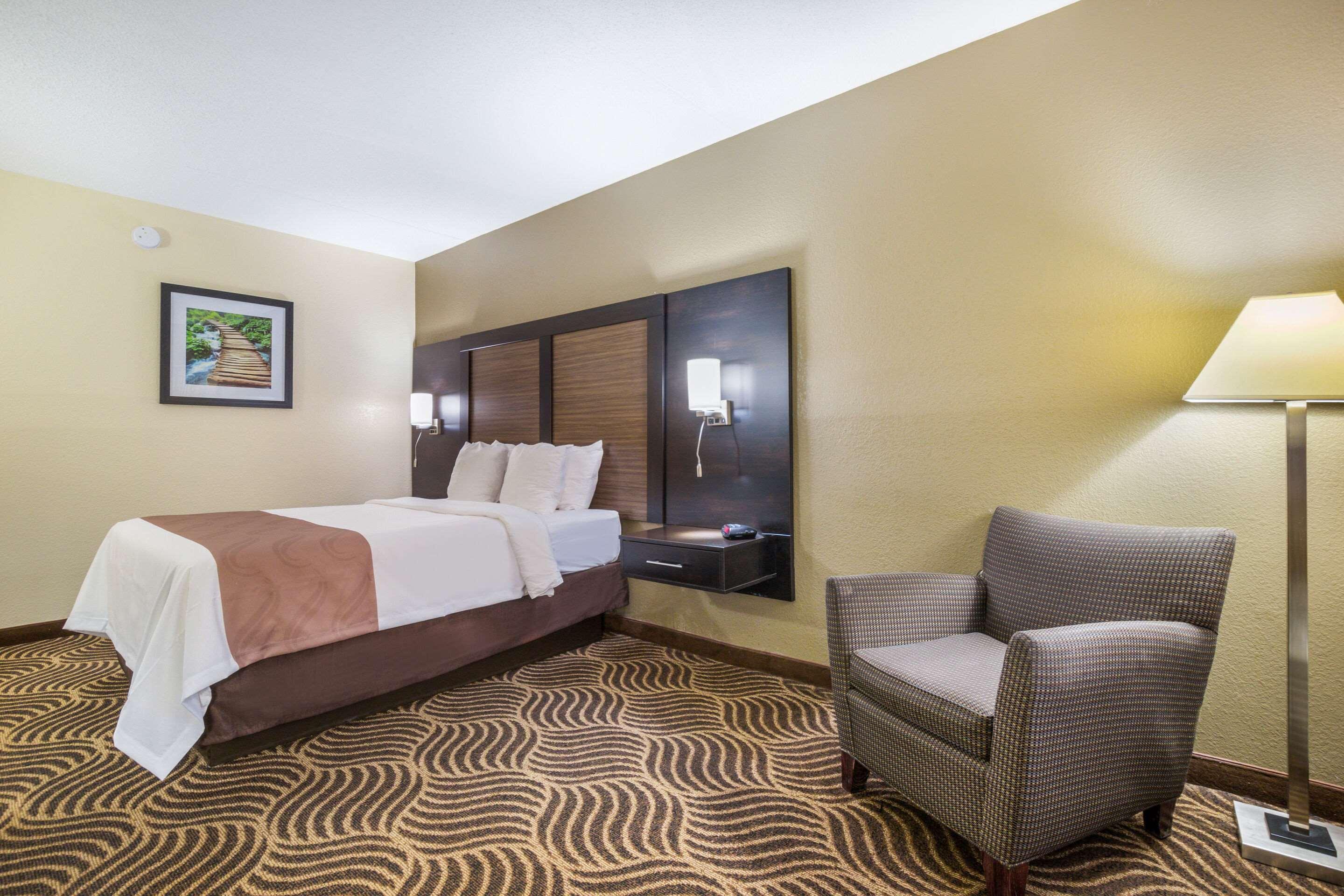 Quality Inn & Suites Florence - Cincinnati South Екстер'єр фото